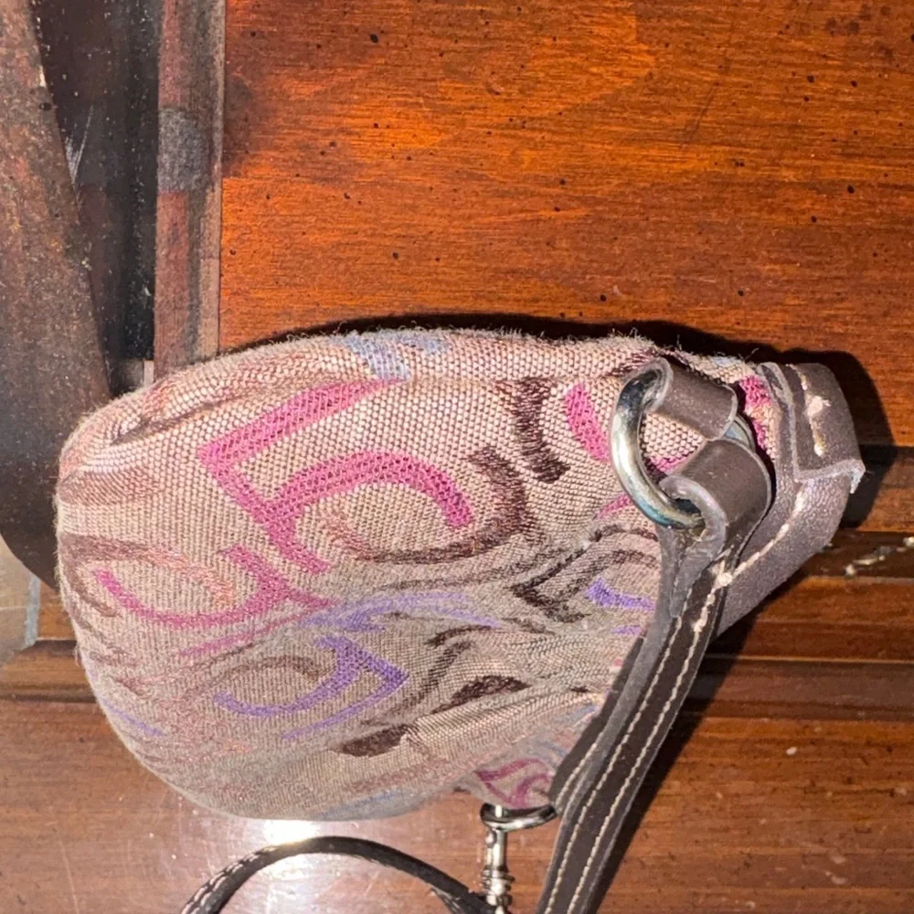 👛 Vintage Y2K Liz Claiborne Multicolor Logo Jacquard Wristlet Baguette 👛